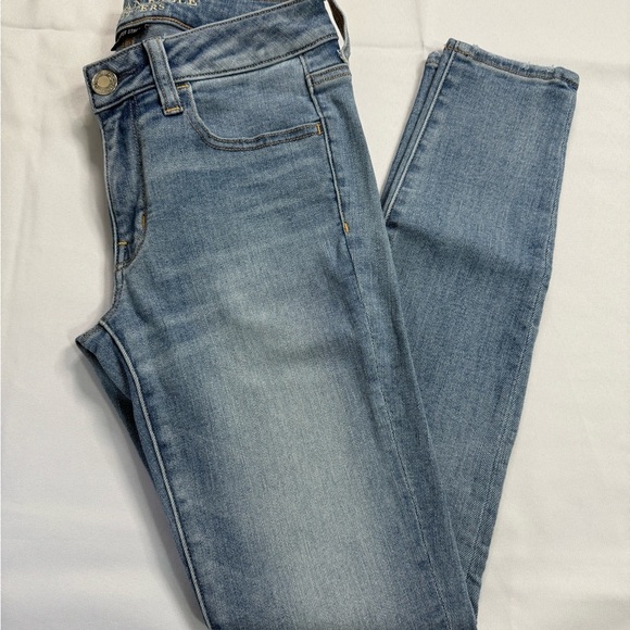 American Eagle Outfitters Blue Skinny Jeans with Faded Wash - Picture 3 of 7